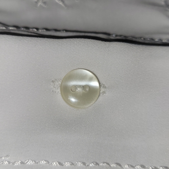 🍂3/$10 Notations Semi-Sheer White Embroidered Button-Down Dress Shirt- stained - Picture 3 of 15